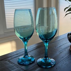Set of 2 Light Blue Wine Glasses